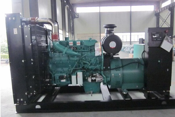 鹤壁二手常柴300kw大型柴油发电机组